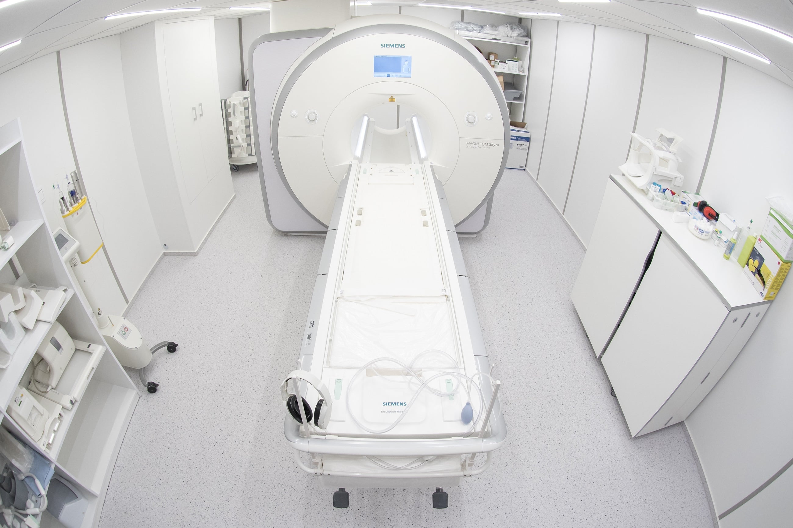 Prostorija za snimanje magnetskom rezonancijom - Poliklinika Medikol magnetska rezonancija glave